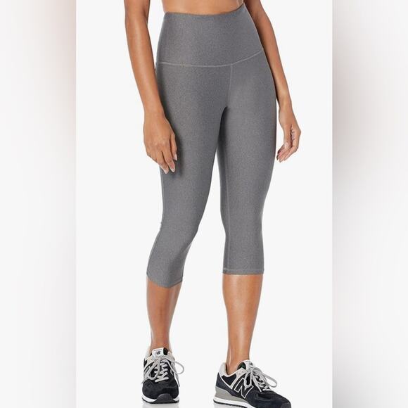 Woman’s Amazon Essential Active Capri Leggings X-Large - Picture 1 of 8